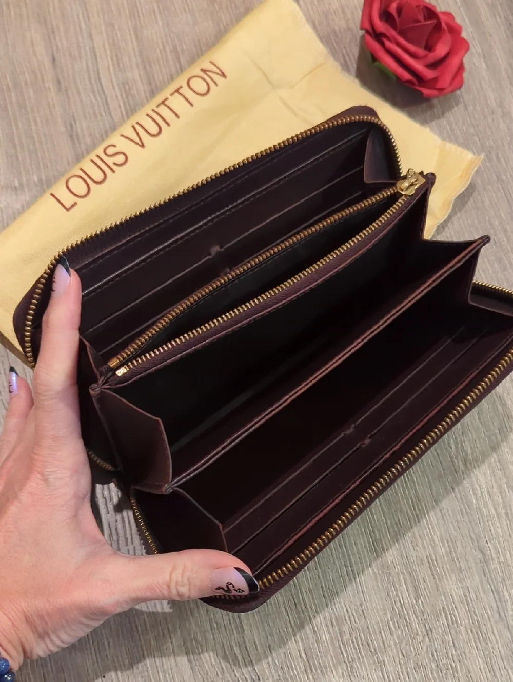 Louis Vuitton Vernis Amarante Zippy Wallet